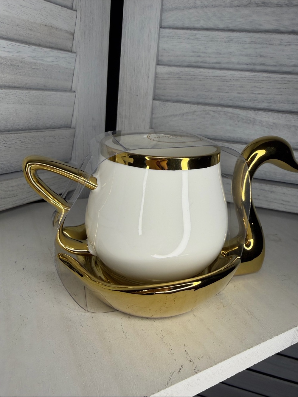 Gold Swan Ceramic Candle Holder with White Insert Grace Teaware - Picture 4 of 6